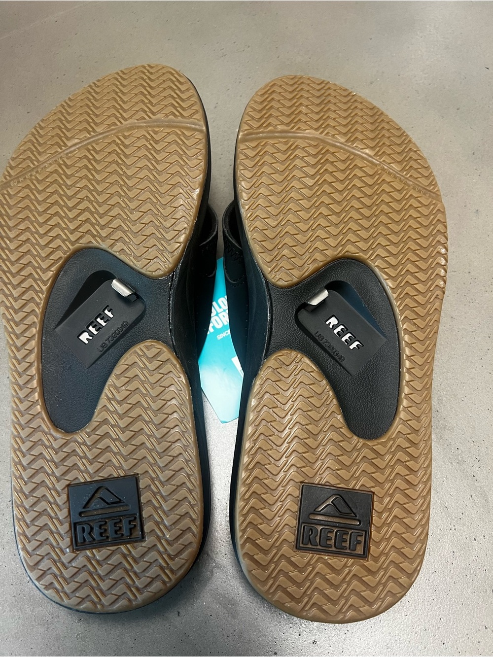 Reef Men's Black Air-Infused Fanning Flip Flops - Picture 6 of 7
